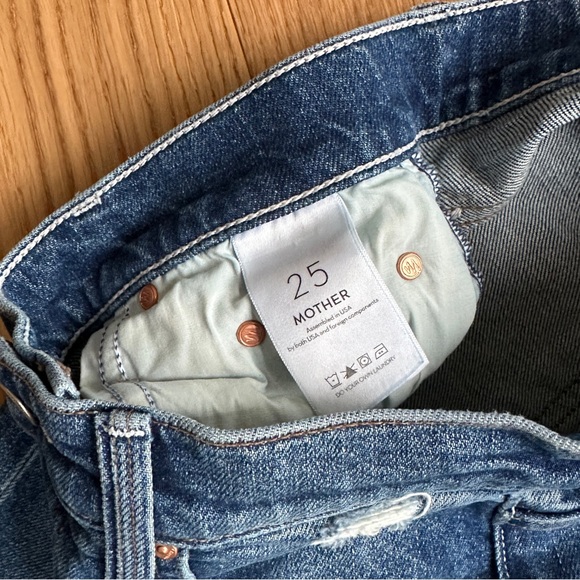 MOTHER The Tomcat Distressed Crop Jeans in Playing with Scissors Size 25 - Picture 6 of 11